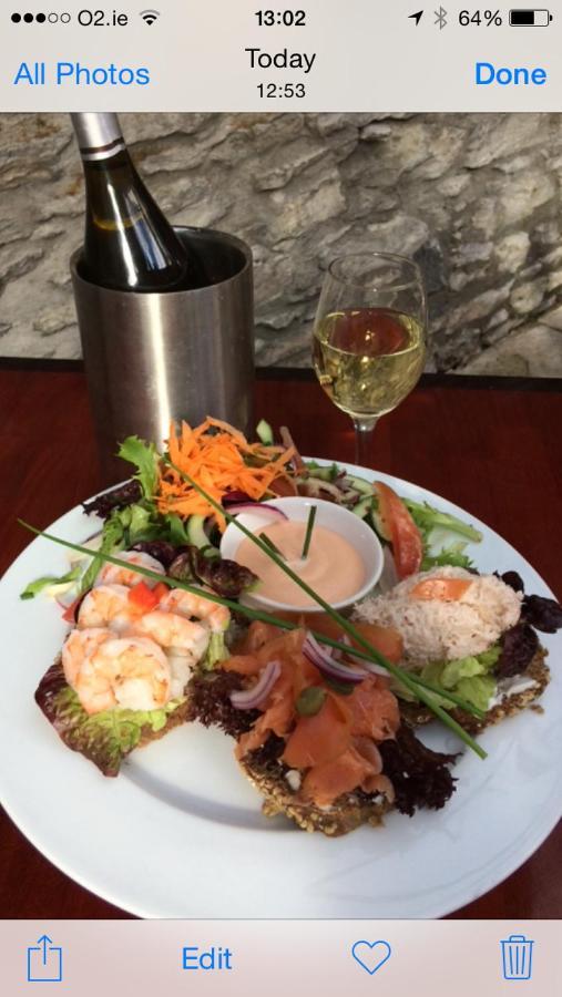 The Wander Inn Bar & Accommodation Kenmare Buitenkant foto