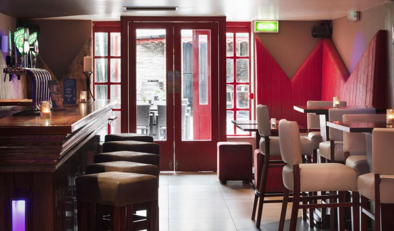 The Wander Inn Bar & Accommodation Kenmare Buitenkant foto